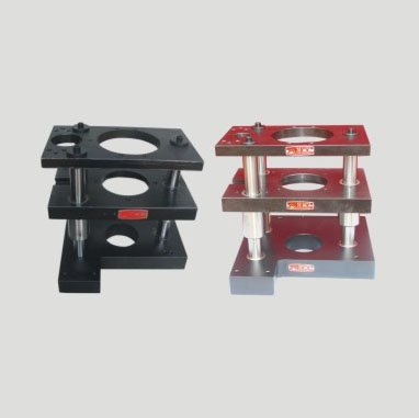  Three support zipper mold base